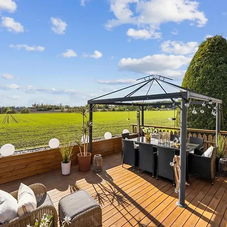 Апартаменты House With Outdoor Areas *