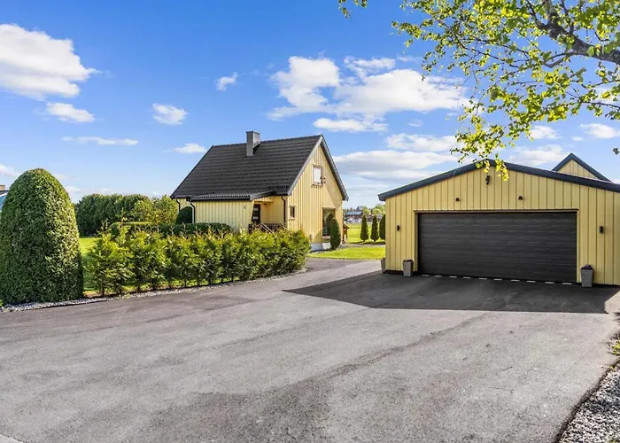 House With Outdoor Areas Lägenhet *
